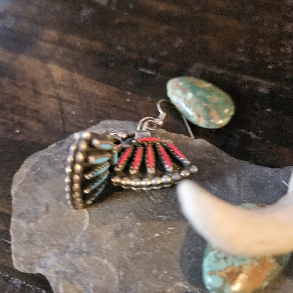 Reserved. ..Vintage Zuni Reversible Coral/Turquoise Earrings - Picture 4 of 10